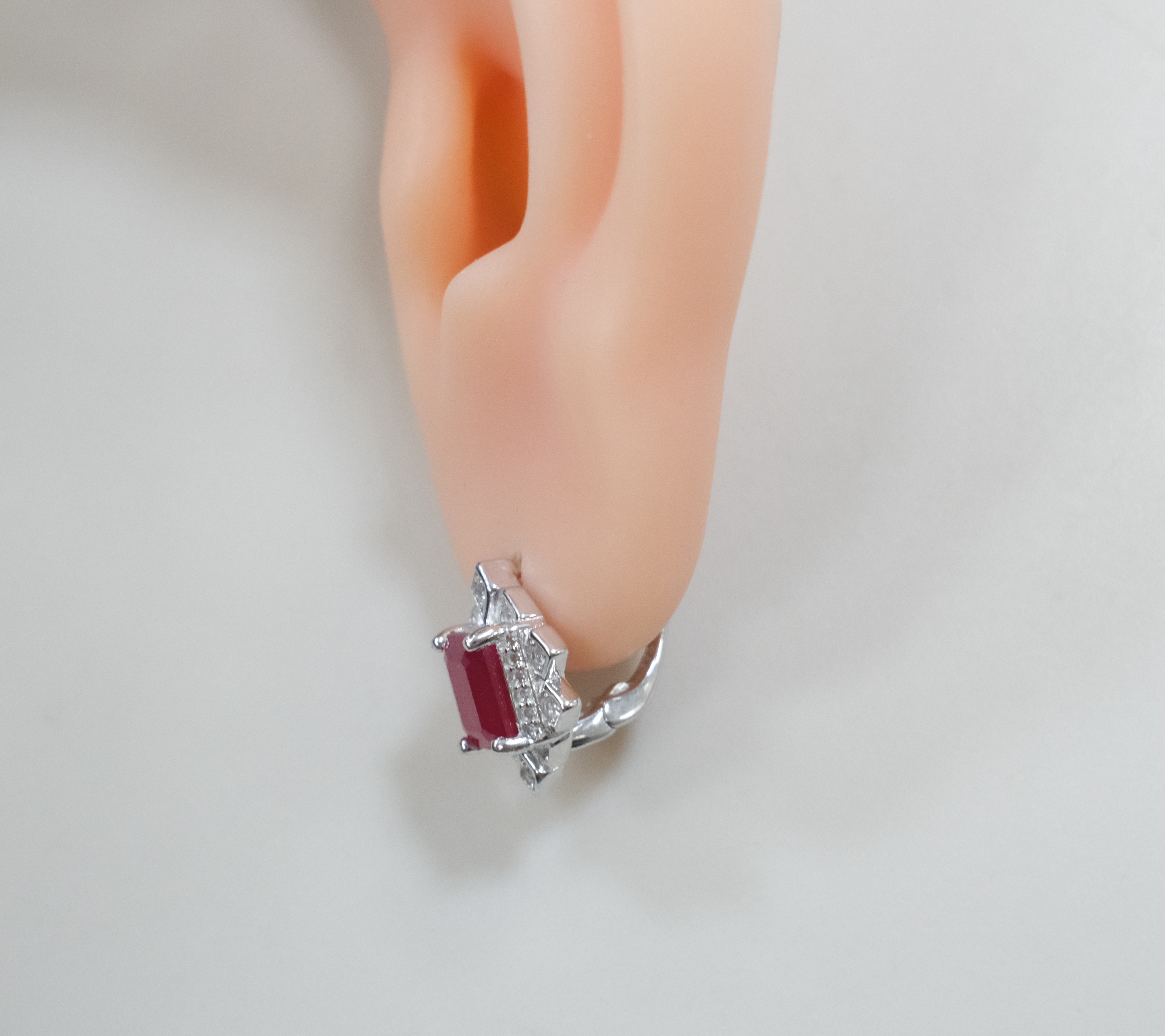 Серебряные серьги с рубинами